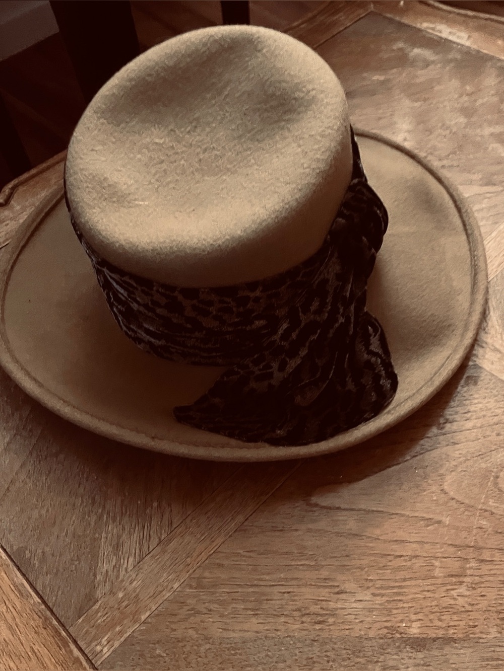 Womens Wide-Brim Felt Hat with Leopard Band - Tan Tuscan Hat - Picture 3 of 8